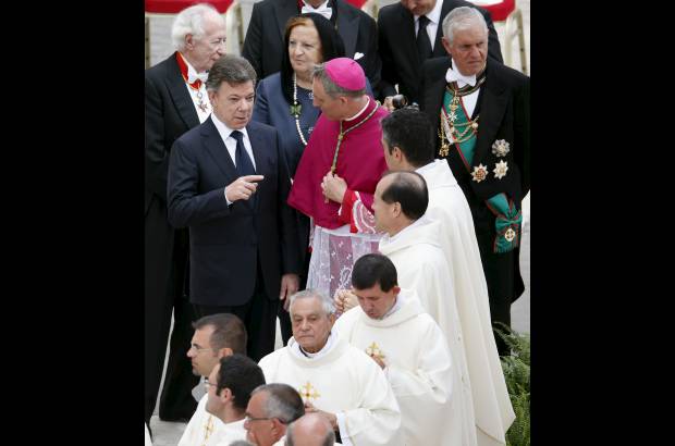 Reuters - Varios miembros de la iglesia colombiana tambi&#233;n participaron en la ceremonia.