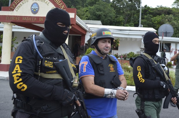 Reuters - Naci&#243; en los Llanos Orientales y poco se sabe de su identidad. Se presume que Inici&#243; su actividad delictiva en la d&#233;cada de los 80. Se le sindica de tener nexos tanto con la guerrilla como con los paramilitares.