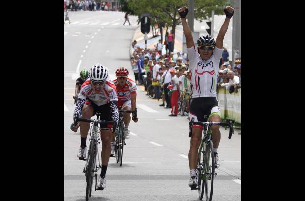 R&#243;binson S&#225;enz - Stiber Ortiz (EPM-Une) gana la segunda etapa y el cetro &#233;lite. Ortiz supera a C&#233;sar A. Villegas (Independiente) y a Carlos A. Betancur (Acqua & Sapone).