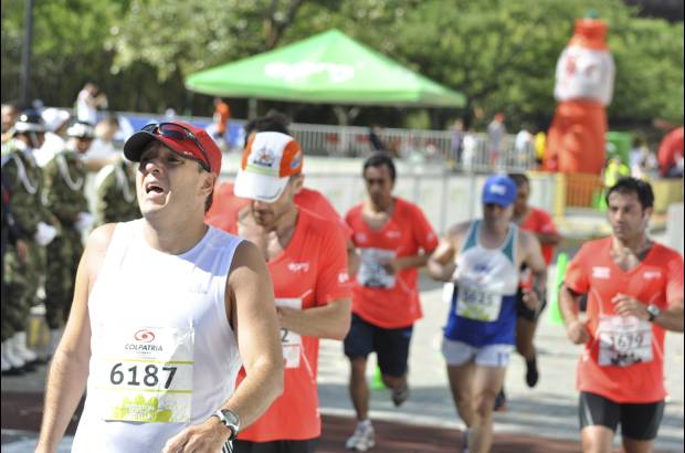 Esteban Jaramillo y Sebasti&#225;n Salazar - M&#225;s de 10 mil competidores se dieron cita en esta hist&#243;rica cita deportiva que se corr&#237;a en las modalidades de 5, 10, 21 y 42 kil&#243;metros.