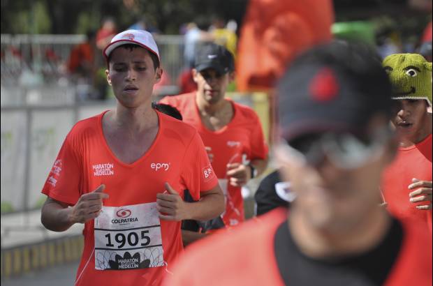 Esteban Jaramillo y Sebasti&#225;n Salazar - M&#225;s de 10 mil competidores se dieron cita en esta hist&#243;rica cita deportiva que se corr&#237;a en las modalidades de 5, 10, 21 y 42 kil&#243;metros.