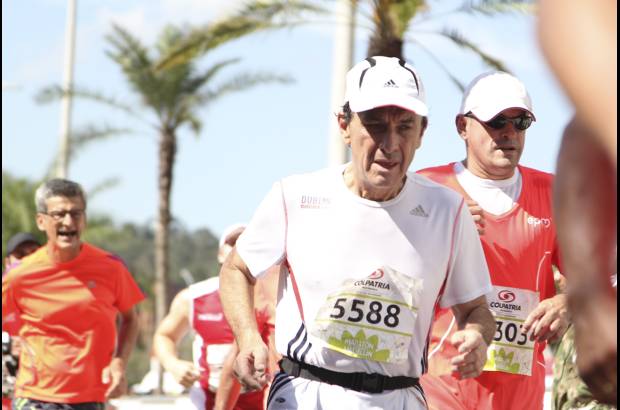 Esteban Jaramillo y Sebasti&#225;n Salazar - M&#225;s de 10 mil competidores se dieron cita en esta hist&#243;rica cita deportiva que se corr&#237;a en las modalidades de 5, 10, 21 y 42 kil&#243;metros.