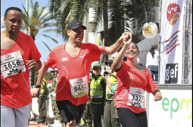 Esteban Jaramillo y Sebasti&#225;n Salazar - M&#225;s de 10 mil competidores se dieron cita en esta hist&#243;rica cita deportiva que se corr&#237;a en las modalidades de 5, 10, 21 y 42 kil&#243;metros.