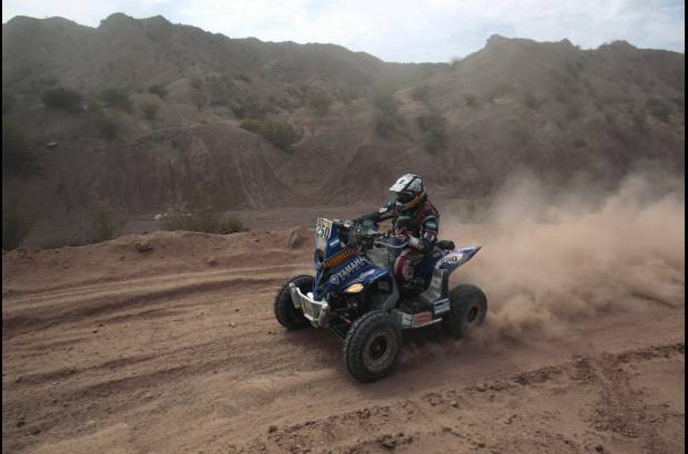 AP - El Dakar se corre en suelo latinoamericano desde el 2009 cuando sus organizadores tomaron la decisión ante la negativa de Francia de continuar por el certamen.