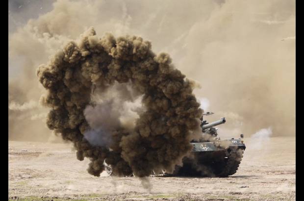 Reuters - Estados Unidos y Corea del Sur realizaron varios ejercicios militares, entre ellos lanzamientos de bombas de humo para ocultarse de sus enemigos.