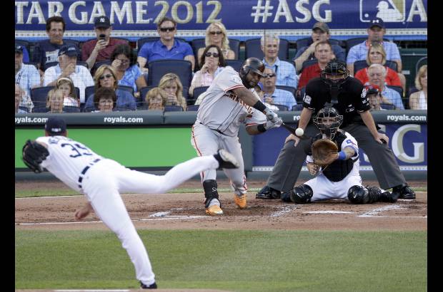 AP - La fiesta fue total en el majestuoso Kauffman Stadium, de Kansas City.
