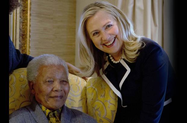 REUTERS - Fue elegido como presidente de Sudáfrica en 1994 hasta 1999. Un hecho histórico en el que salieron a votar más de 20 millones de personas.