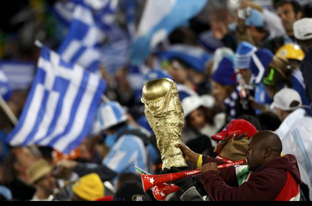 Reuters - Hinchas sudafricanos también asistieron al compromiso entre suramericanos y europeos.