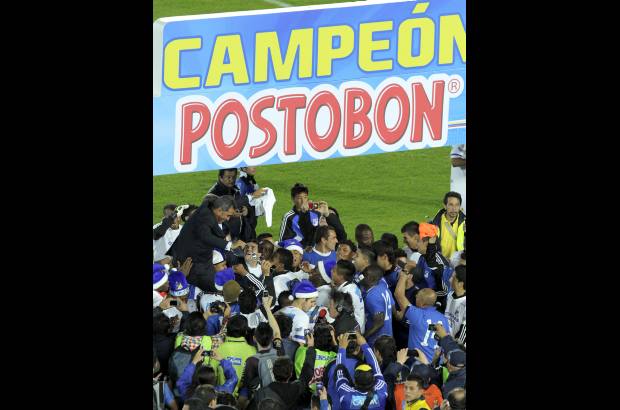 Colprensa - Millonarios alcanz&#243; la estrella 14 al superar en la gran final de la Liga Postob&#243;n II-2012 al Independiente Medell&#237;n. Dram&#225;tica definici&#243;n desde los penaltis despu&#233;s de empatar 0-0 en la ida y 1-1 este domingo.