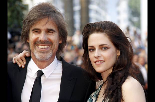 FOTO REUTERS - Diez minutos antes de la proyecci&#243;n lo hizo Stewart, acompa&#241;ada de Walter Salles.