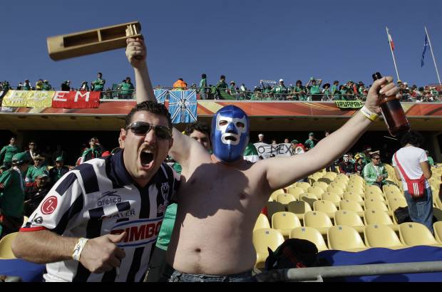 AP - Fue un partido disputado, muy cerrado en el que Uruguay apag&#243; pronto a M&#233;xico y demostr&#243; su fortaleza defensiva que le ha permitido ser l&#237;der del grupo sin encajar un gol.