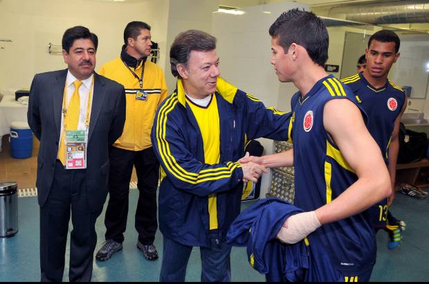 SIG - El presidente de Colombia, Juan Manuel Santos, se reuni&#243; con los jugadores antes del compromiso.