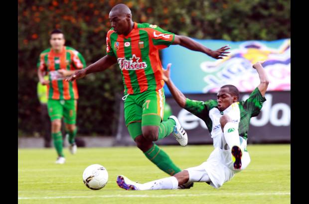 Colprensa - Envigado super&#243; en el estadio de Techo 0-2 a Equidad.