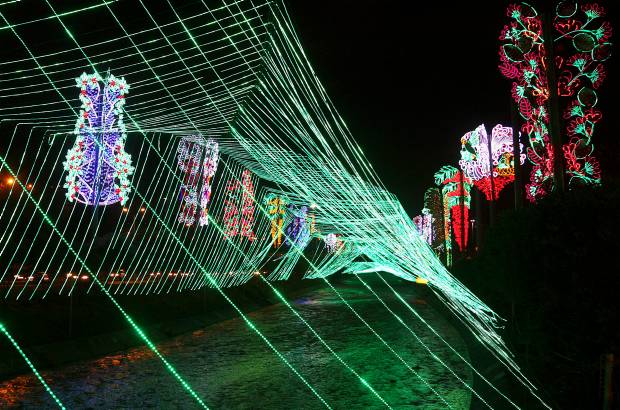 R&#243;binson S&#225;enz - Los habitantes de Medell&#237;n y los turistas podr&#225;n disfrutar de una propuesta en la que el paseo vial del r&#237;o se convierte en una cordillera de luces.