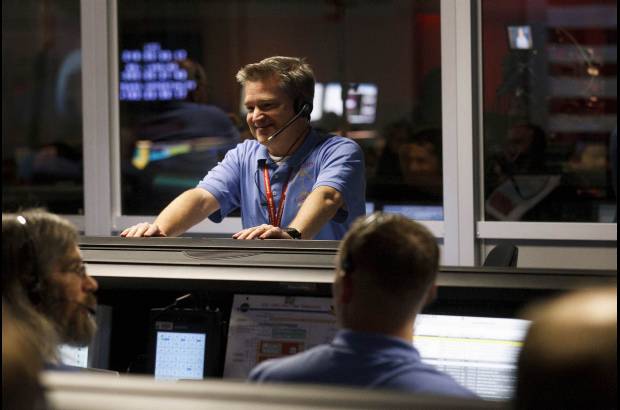 Foto AP - La compleja secuencia de aterrizaje combinó un enorme paracaídas con un paquete de cohetes.