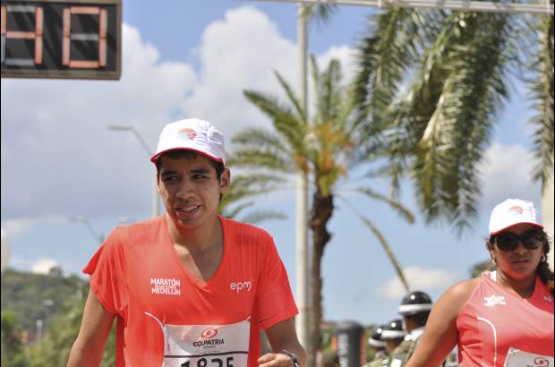 Esteban Jaramillo y Sebasti&#225;n Salazar - M&#225;s de 10 mil competidores se dieron cita en esta hist&#243;rica cita deportiva que se corr&#237;a en las modalidades de 5, 10, 21 y 42 kil&#243;metros.
