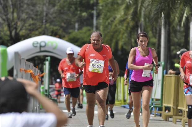 Esteban Jaramillo y Sebasti&#225;n Salazar - M&#225;s de 10 mil competidores se dieron cita en esta hist&#243;rica cita deportiva que se corr&#237;a en las modalidades de 5, 10, 21 y 42 kil&#243;metros.
