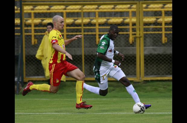 Colprensa - Un triunfo 2-0 en condición de visitante hizo que los rostros de jugadores e hinchas del Deportivo Pereira estuvieran radiantes.