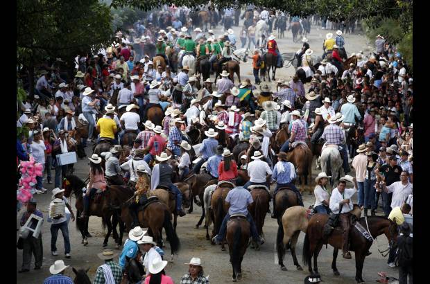 Manuel Saldarriaga - Desde mulas hasta chaperones, todas las razas se unieron en un recorrido que el público disfrutó desde el primer momento.