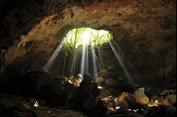 Cortes&#237;a - R&#237;o Secreto cuenta con unas amplias instalaciones. All&#237; los visitantes reciben el equipo necesario para la aventura: un traje de neopreno, un chaleco salvavidas y un casco con linterna.