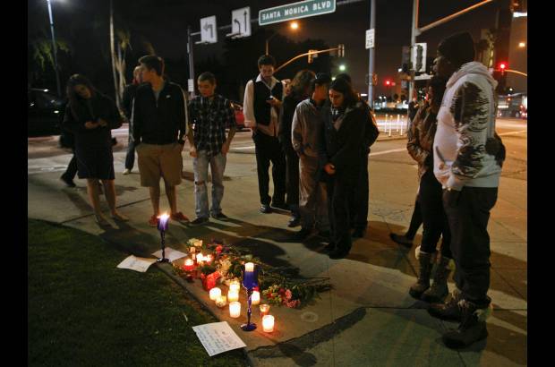 Reuters - La cantante murió a los 48 años el día previo a la entrega de los Premios Grammy.