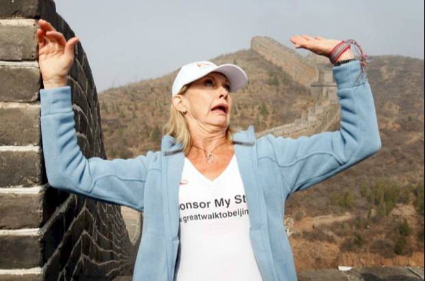 Archivo AP - La cantante australiana Olivia Newton-John, de 64 a&#241;os, recibi&#243; el diagn&#243;stico en 1992 y se someti&#243; a una mastectom&#237;a parcial y a quimioterapia. Su &#225;lbum del 2005, &quot;Stronger than Before&quot; (M&#225;s fuerte que antes) promovi&#243; la concienciaci&#243;n sobre el c&#225;ncer mamario.