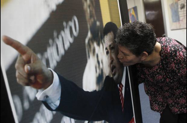 Reuters - La oposición ha advertido a los aspirantes del chavismo que se abstengan de usar la salud del líder como tema de campaña, en un intento de buscar simpatías o solidaridad entre los votantes.