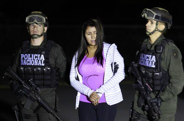 FOTO COLPRENSA - &#39;La Negra&#39; lleg&#243; a Bogot&#225; hacia las 9:00 de la noche de este viernes a la base de antinarc&#243;ticos de la Polic&#237;a.