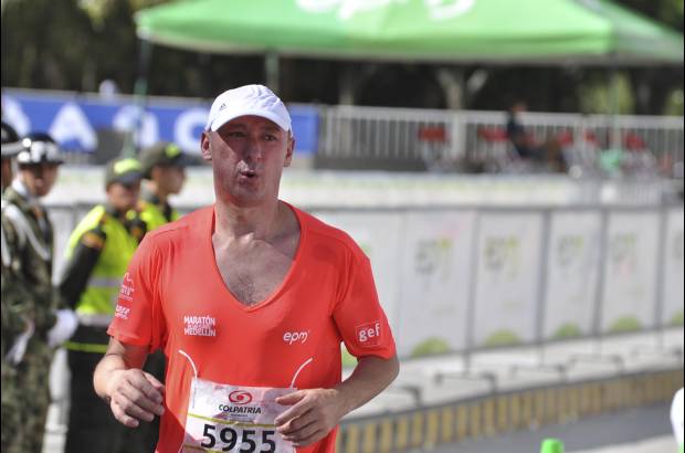 Esteban Jaramillo y Sebasti&#225;n Salazar - M&#225;s de 10 mil competidores se dieron cita en esta hist&#243;rica cita deportiva que se corr&#237;a en las modalidades de 5, 10, 21 y 42 kil&#243;metros.