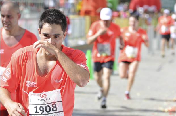 Esteban Jaramillo y Sebasti&#225;n Salazar - M&#225;s de 10 mil competidores se dieron cita en esta hist&#243;rica cita deportiva que se corr&#237;a en las modalidades de 5, 10, 21 y 42 kil&#243;metros.