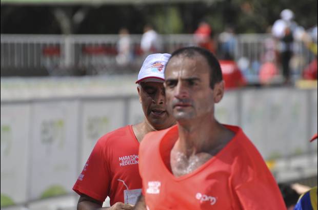 Esteban Jaramillo y Sebasti&#225;n Salazar - M&#225;s de 10 mil competidores se dieron cita en esta hist&#243;rica cita deportiva que se corr&#237;a en las modalidades de 5, 10, 21 y 42 kil&#243;metros.
