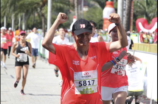 Esteban Jaramillo y Sebasti&#225;n Salazar - M&#225;s de 10 mil competidores se dieron cita en esta hist&#243;rica cita deportiva que se corr&#237;a en las modalidades de 5, 10, 21 y 42 kil&#243;metros.