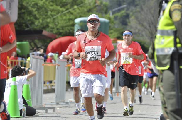Esteban Jaramillo y Sebasti&#225;n Salazar - M&#225;s de 10 mil competidores se dieron cita en esta hist&#243;rica cita deportiva que se corr&#237;a en las modalidades de 5, 10, 21 y 42 kil&#243;metros.