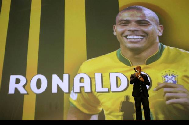 Reuters - Interrogado sobre los mejores momentos de su carrera mencionó sus convocatorias a la selección brasileña y la conquista del Mundial de 2002, así como haber convivido con "este bando de locos", como son conocidos los apasionados hinchas del Corinthians.