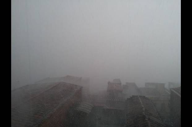 Cortesía - La intensa lluvia, acompañada de granizo y fuertes vientos, paralizó las principales vías de Medellín y parte del Área Metropolitana. Por fortuna, no hubo personas lesionadas.