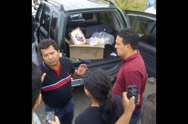 - En las redes sociales circulan imagenes en las que se muestra c&#243;mo son sacadas las urnas con las papeletas electorales de los CNE en diferentes ciudadades.
