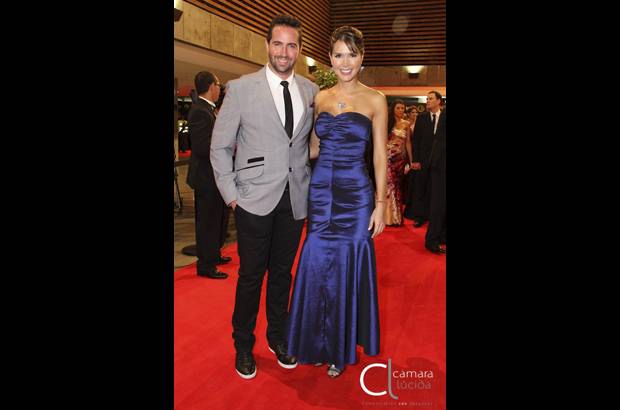 Foto Cámara Lúcida - Lucas Arnau e Isabel Cristina Estrada.