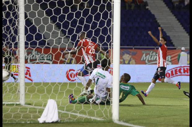 Colprensa - Junior gole&#243; 4-0 a Quind&#237;o en el Metropolitano.