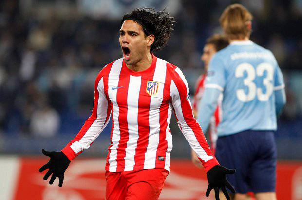 Reuters - El colombiano Falcao Garc&#237;a anot&#243; dos tantos en la Liga Europa en el triunfo del Atl&#233;tico ante Lazio.