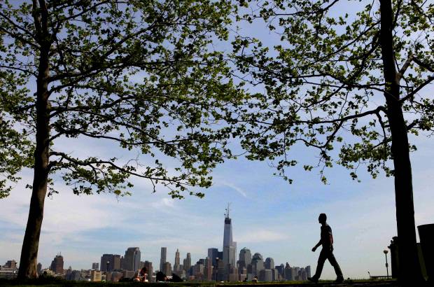 Reuters - La altura del edificio le rinde homenaje al a&#241;o de la Declaraci&#243;n de Independencia de Estados Unidos.