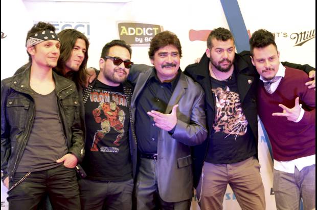 COLPRENSA - Doctor Kr&#225;pula y la banda invitada desde Monterrey, M&#233;xico, 3ballMTY, entre otros.