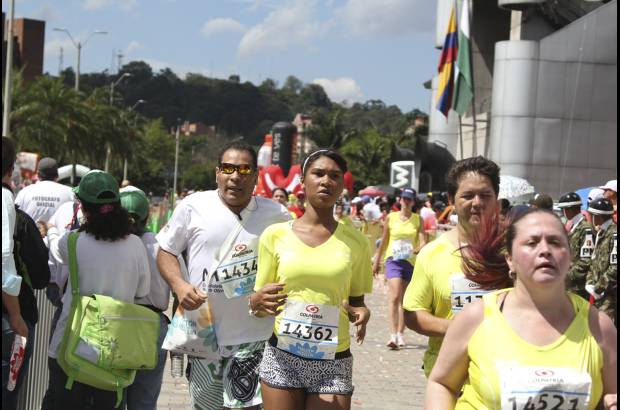 Esteban Jaramillo y Sebastián Salazar - Más de 10 mil competidores se dieron cita en esta histórica cita deportiva que se corría en las modalidades de 5, 10, 21 y 42 kilómetros.