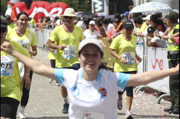 Esteban Jaramillo y Sebastián Salazar - Más de 10 mil competidores se dieron cita en esta histórica cita deportiva que se corría en las modalidades de 5, 10, 21 y 42 kilómetros.