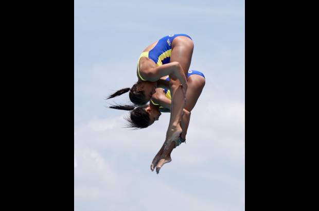 Robinson Sáenz - Carolina Murillo y Sara Bedoya le dieron a Colombia la última medalla de oro en el torneo de clavados en la prueba de plataforma sincronizada.