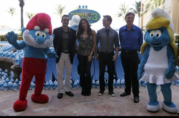 Reuters - El reparto de los pitufos, encabezado por Hank Azaria, Sof&#237;a Vergara y Neil Patrick Harris y el director Raja Gosnell promocionan las pel&#237;cula en M&#233;xico.