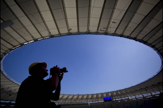 AP - Las reformas del Maracan&#225; ser&#225;n inauguradas el 2 de junio con el partido entre las selecciones de Brasil e Inglaterra.