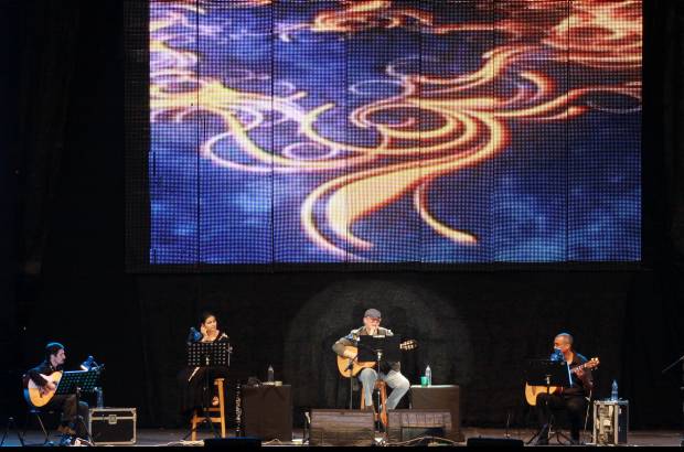 R&#243;binson S&#225;enz - Silvio volvi&#243; con su poes&#237;a a Medell&#237;n.