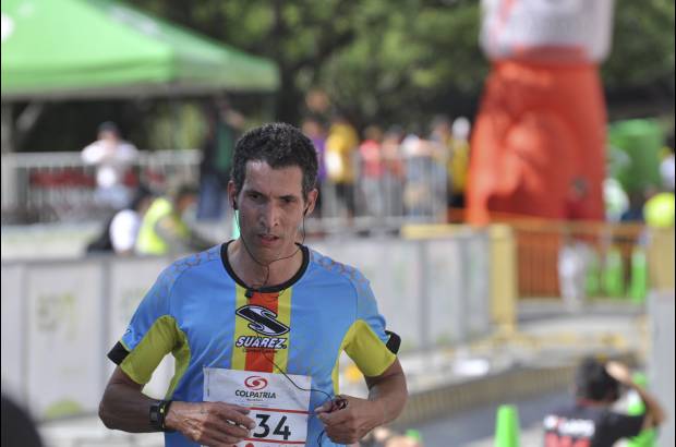 Esteban Jaramillo y Sebasti&#225;n Salazar - M&#225;s de 10 mil competidores se dieron cita en esta hist&#243;rica cita deportiva que se corr&#237;a en las modalidades de 5, 10, 21 y 42 kil&#243;metros.