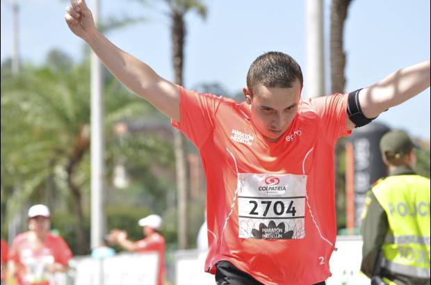 Esteban Jaramillo y Sebasti&#225;n Salazar - M&#225;s de 10 mil competidores se dieron cita en esta hist&#243;rica cita deportiva que se corr&#237;a en las modalidades de 5, 10, 21 y 42 kil&#243;metros.