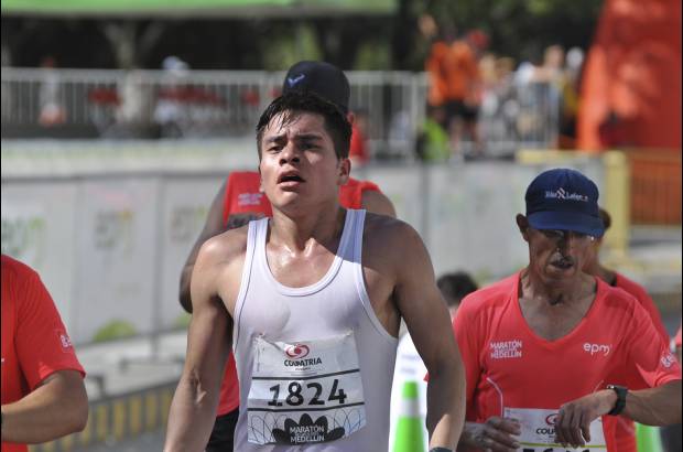 Esteban Jaramillo y Sebasti&#225;n Salazar - M&#225;s de 10 mil competidores se dieron cita en esta hist&#243;rica cita deportiva que se corr&#237;a en las modalidades de 5, 10, 21 y 42 kil&#243;metros.